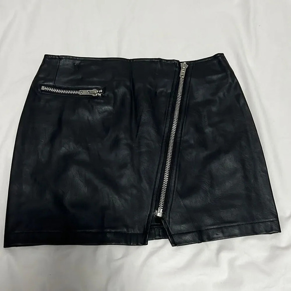 Sans Souci || mini skirt size M black - Picture 1 of 7